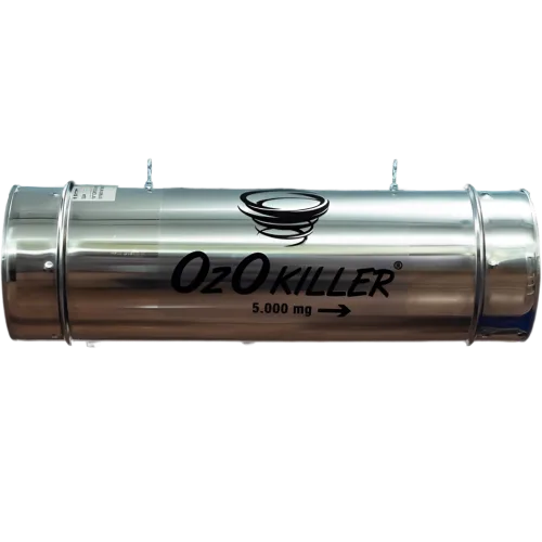 Equipo OzoKiller instalado en un sistema de ventilación para la neutralización química de olores.
