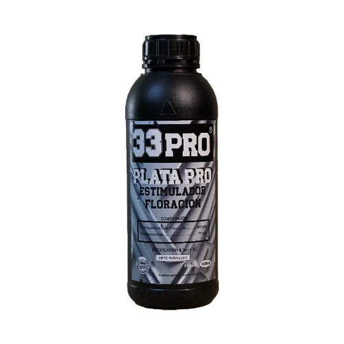 Aplicación foliar de Plata Pro de la marca 33PRO en plantas seleccionadas.
