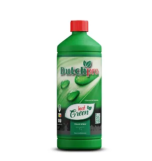 Aplicación foliar de Leaf Green en plantas jóvenes para mejorar la fotosíntesis.