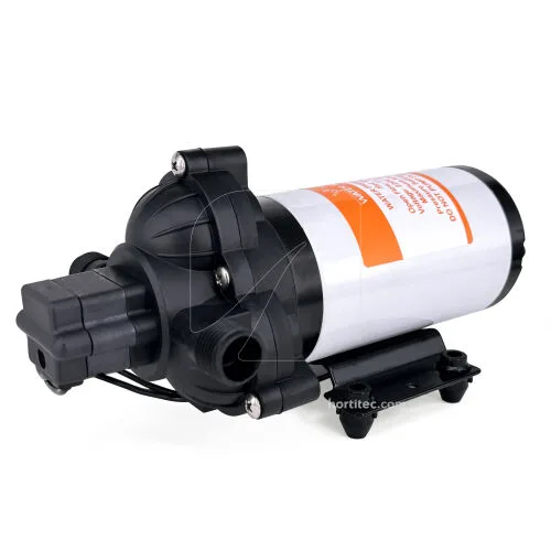water-master-bomba-diafragma-680lh-riego-presion-cultivo Detalle de las conexiones reforzadas y el motor de la bomba de diafragma Water Master.